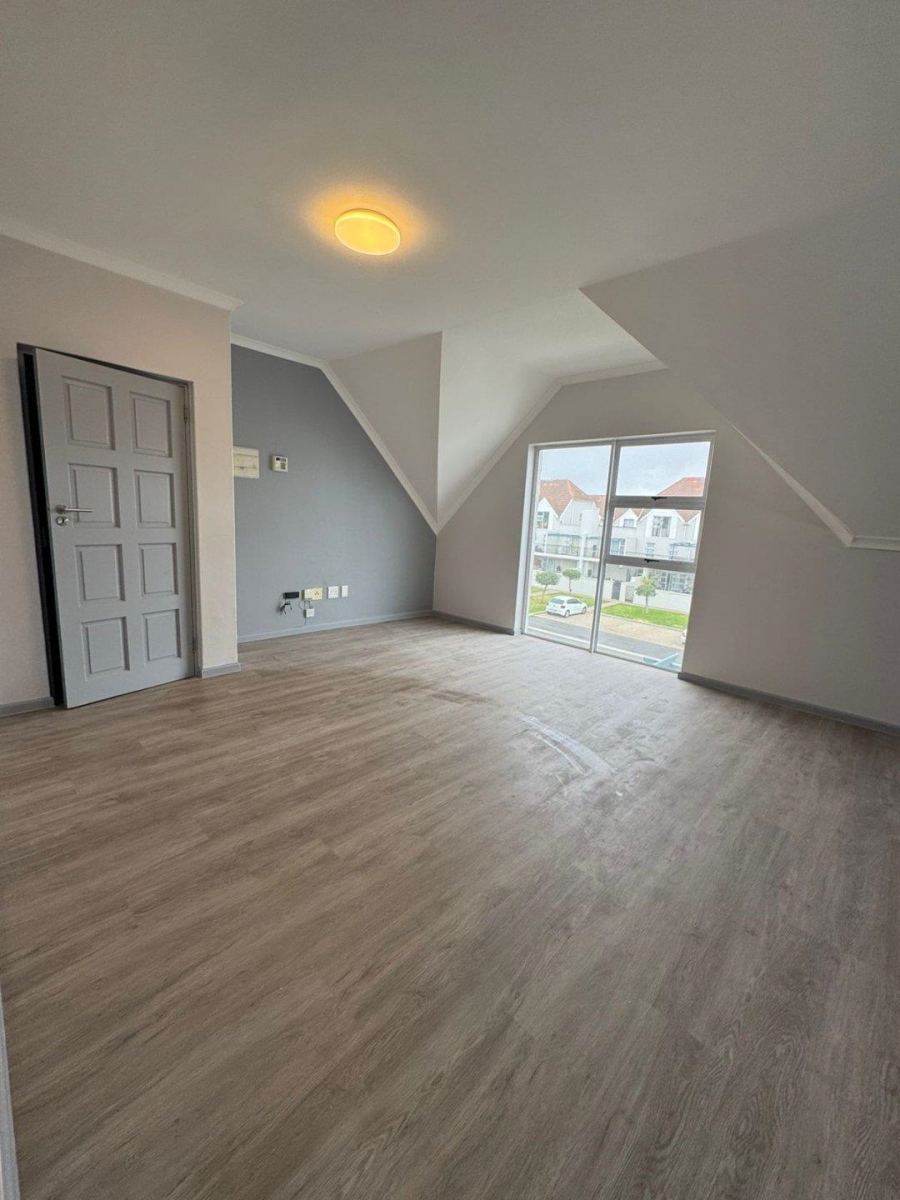 2 Bedroom Property for Sale in Whispering Pines Western Cape